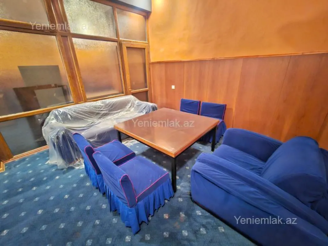 Satılır 3 otaqlı obyekt 550 m²