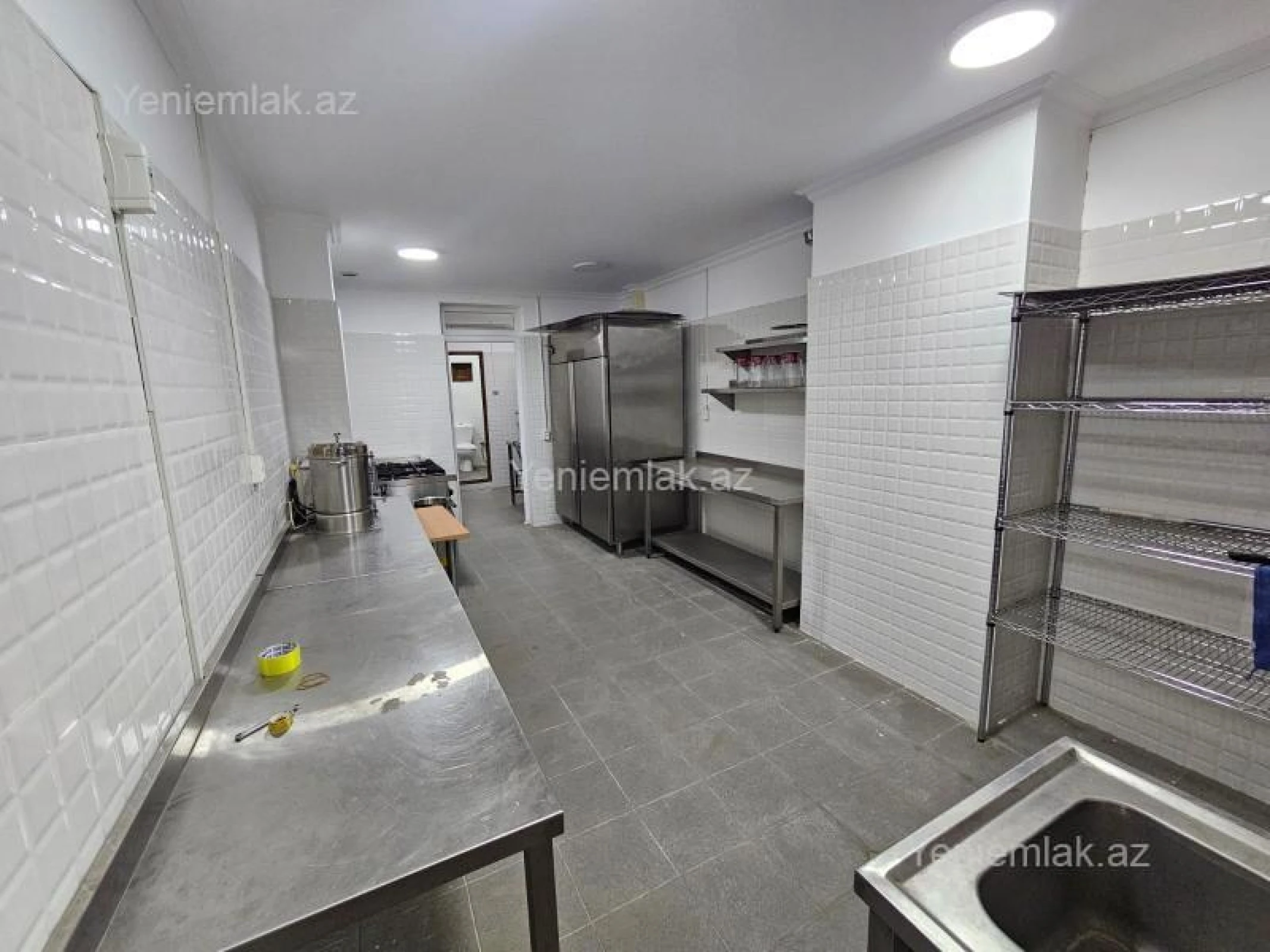 Satılır 3 otaqlı obyekt 550 m²