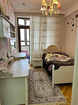 Satılır 3 otaqlı yeni tikili 125 m²