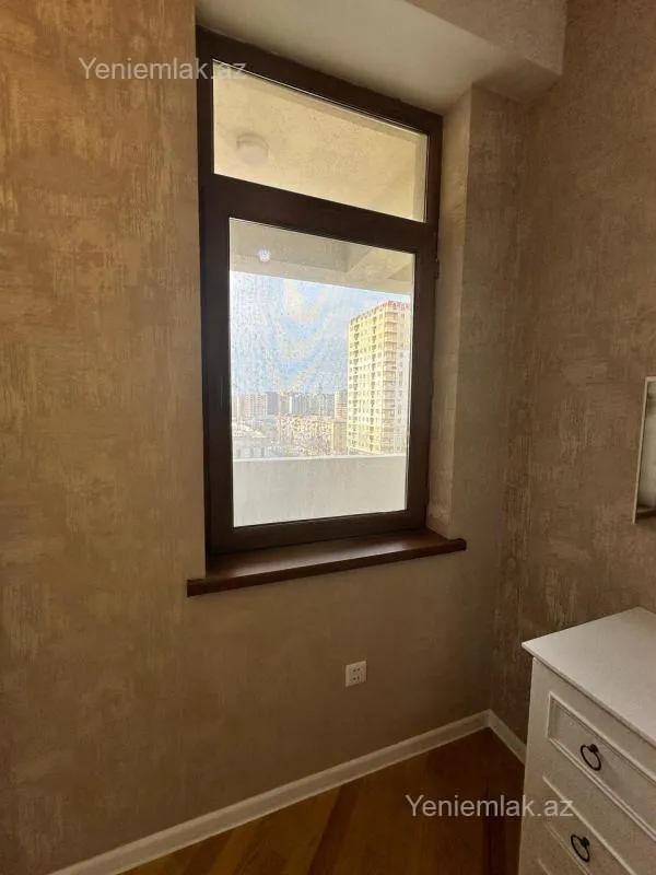 Satılır 3 otaqlı yeni tikili 125 m²