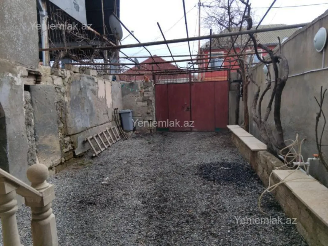 Satılır 4 otaqlı həyət evi 80 m²