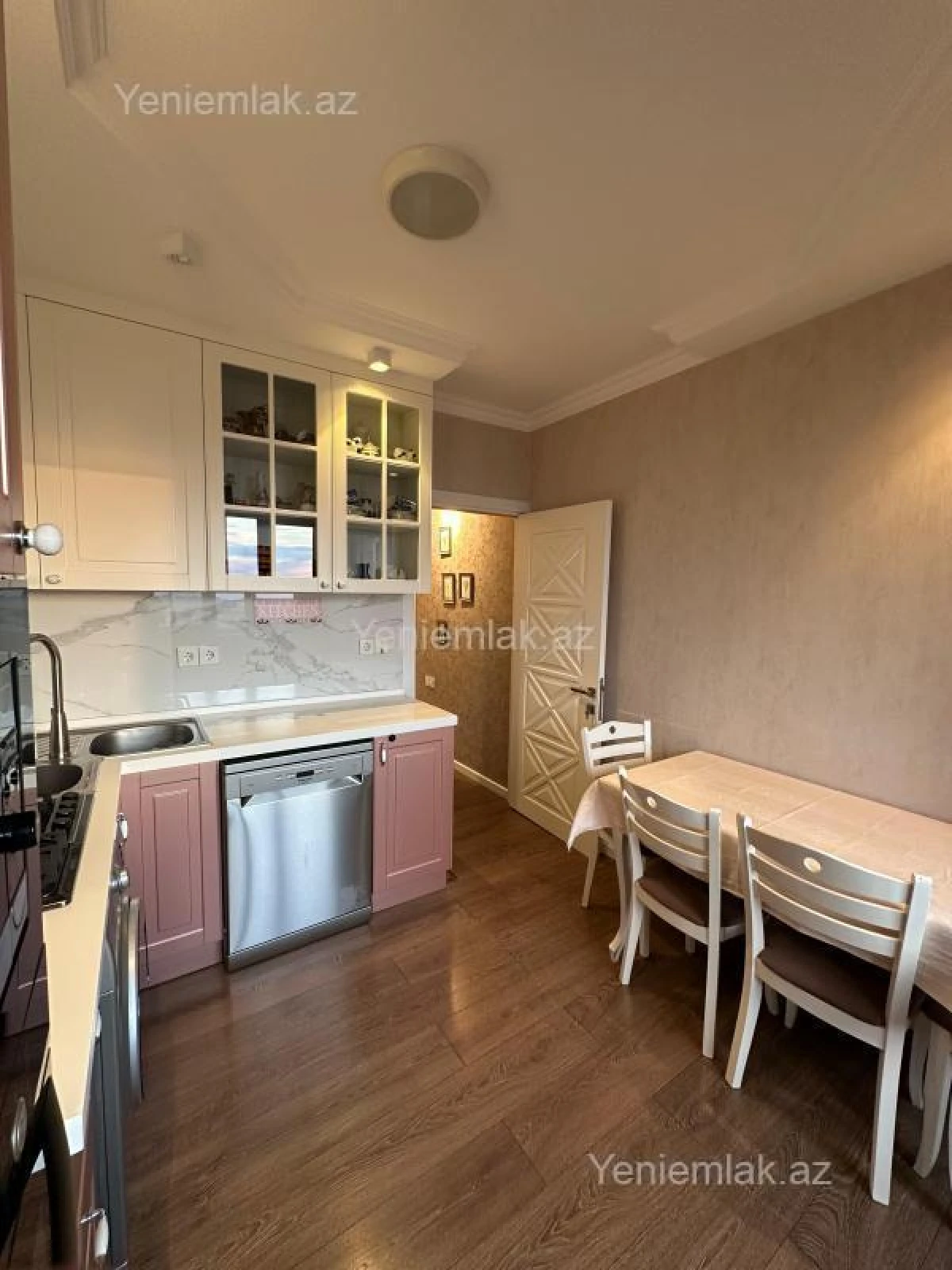 Satılır 2 otaqlı köhnə tikili 65 m²