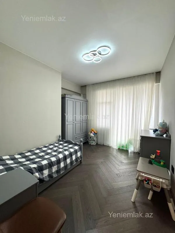 Satılır 3 otaqlı yeni tikili 80 m²