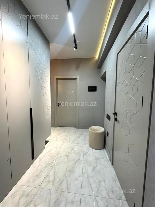 Satılır 3 otaqlı yeni tikili 80 m²