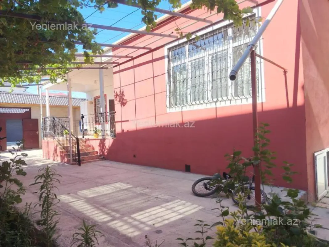 Satılır 3 otaqlı həyət evi 100 m²