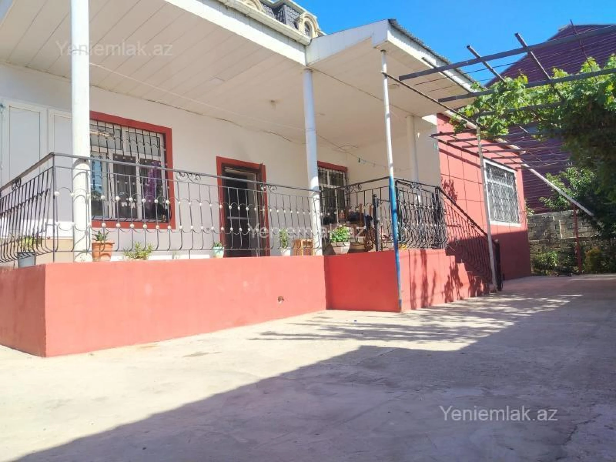Satılır 3 otaqlı həyət evi 100 m²