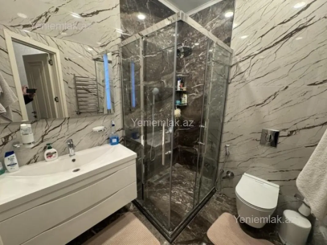 Satılır 4 otaqlı yeni tikili 160 m²