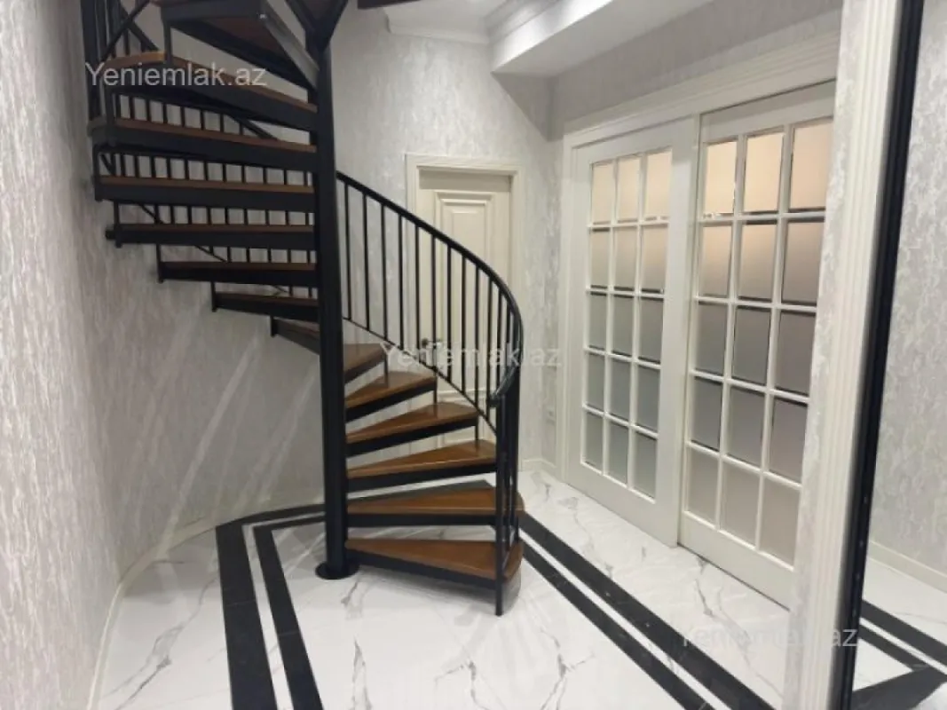 Satılır 4 otaqlı yeni tikili 160 m²