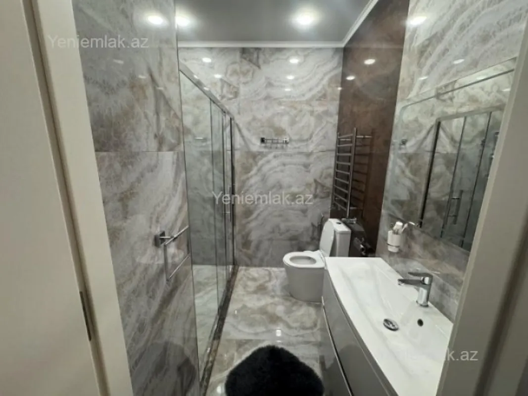 Satılır 4 otaqlı yeni tikili 160 m²