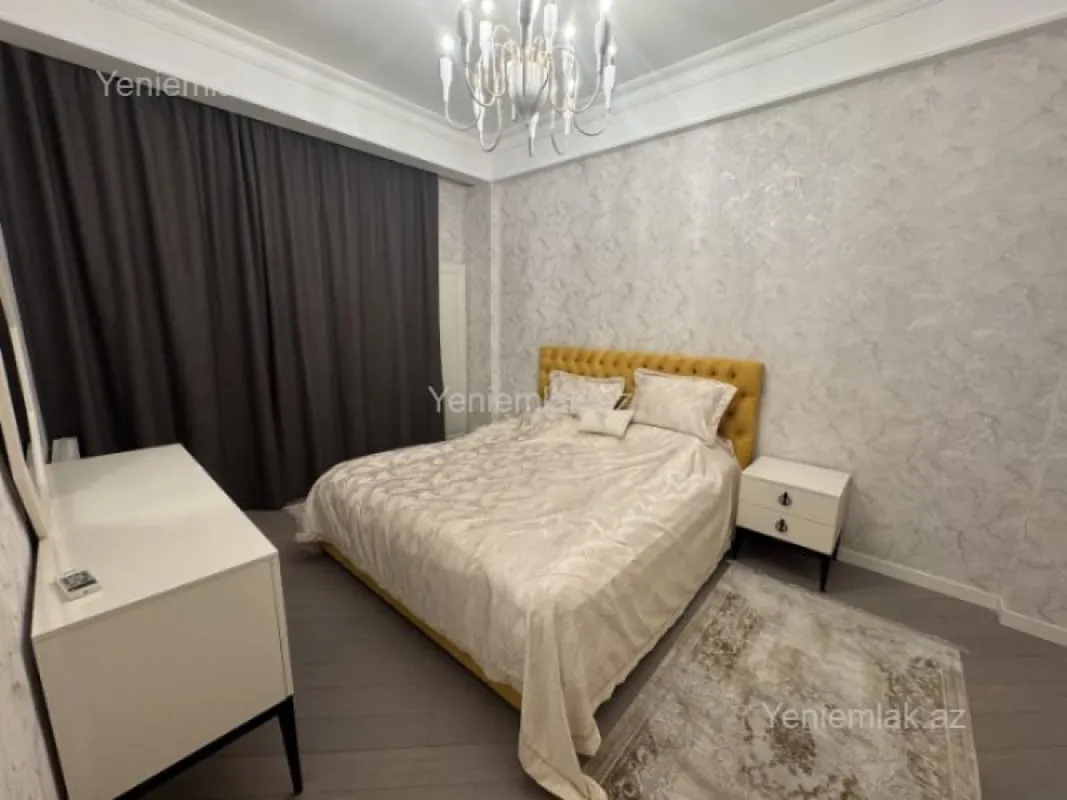 Satılır 4 otaqlı yeni tikili 160 m²