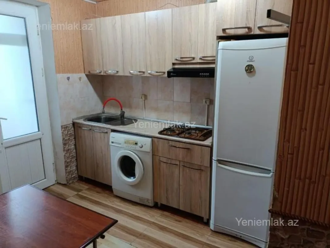 Satılır 3 otaqlı köhnə tikili 75 m²