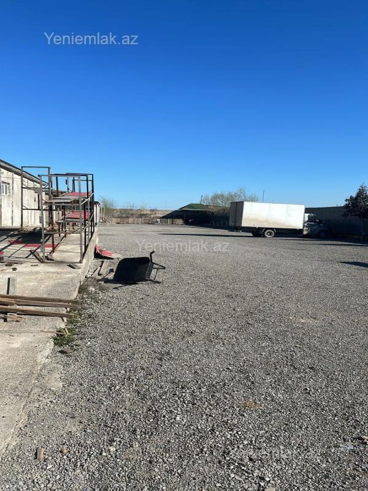 Satılır 10 otaqlı obyekt 2800 m²