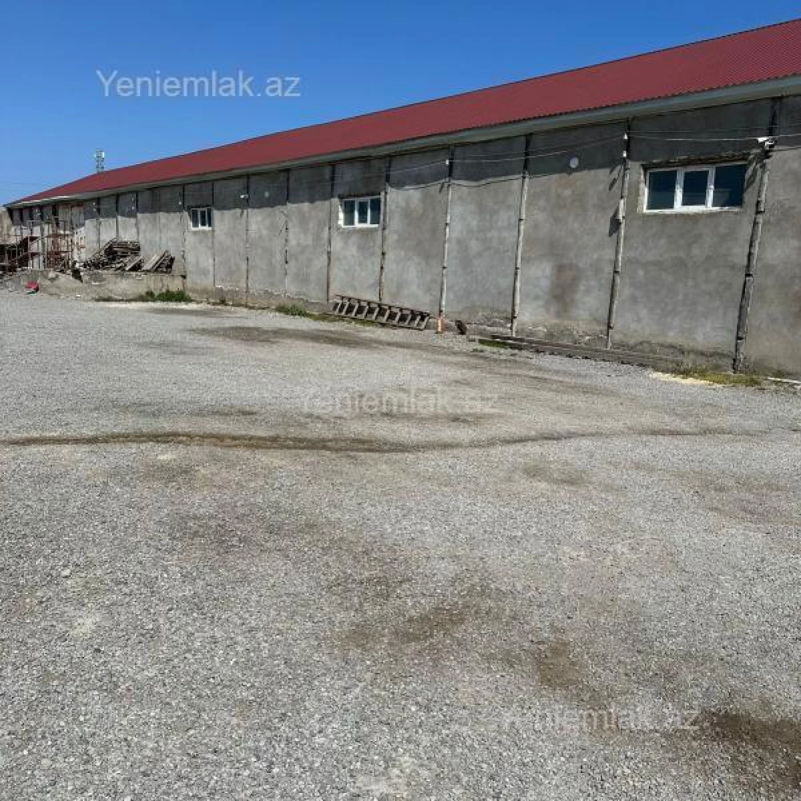 Satılır 10 otaqlı obyekt 2800 m²