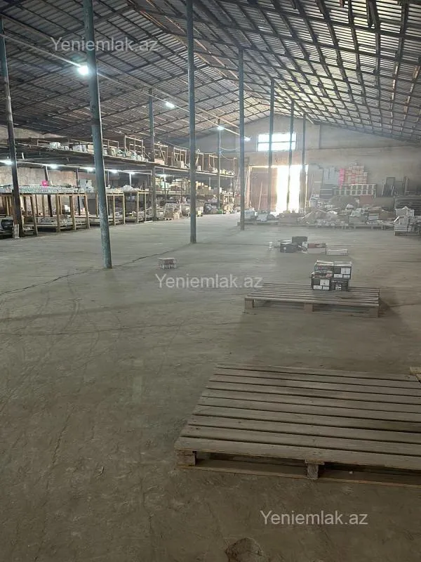 Satılır 10 otaqlı obyekt 2800 m²