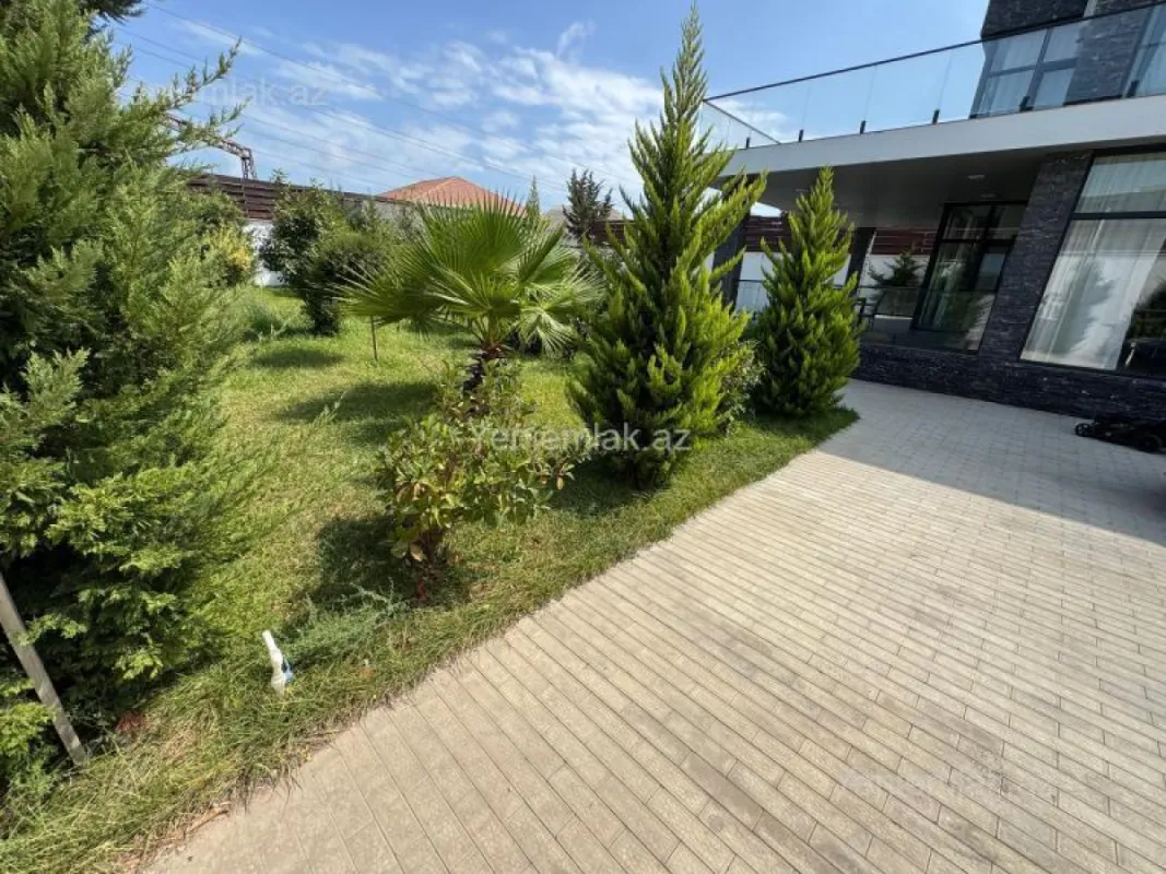 Satılır 5 otaqlı həyət evi 380 m²