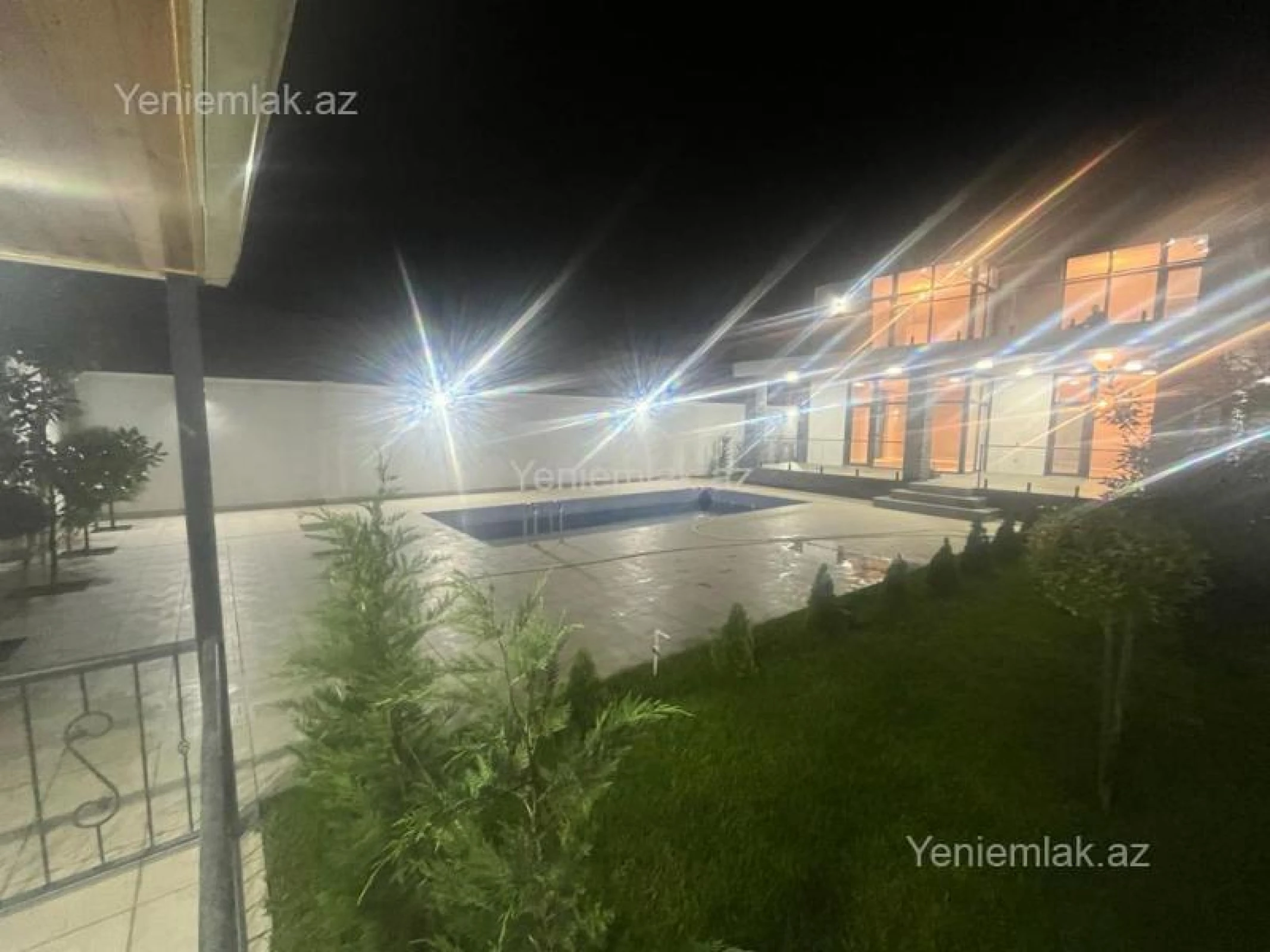 Satılır 5 otaqlı həyət evi 380 m²