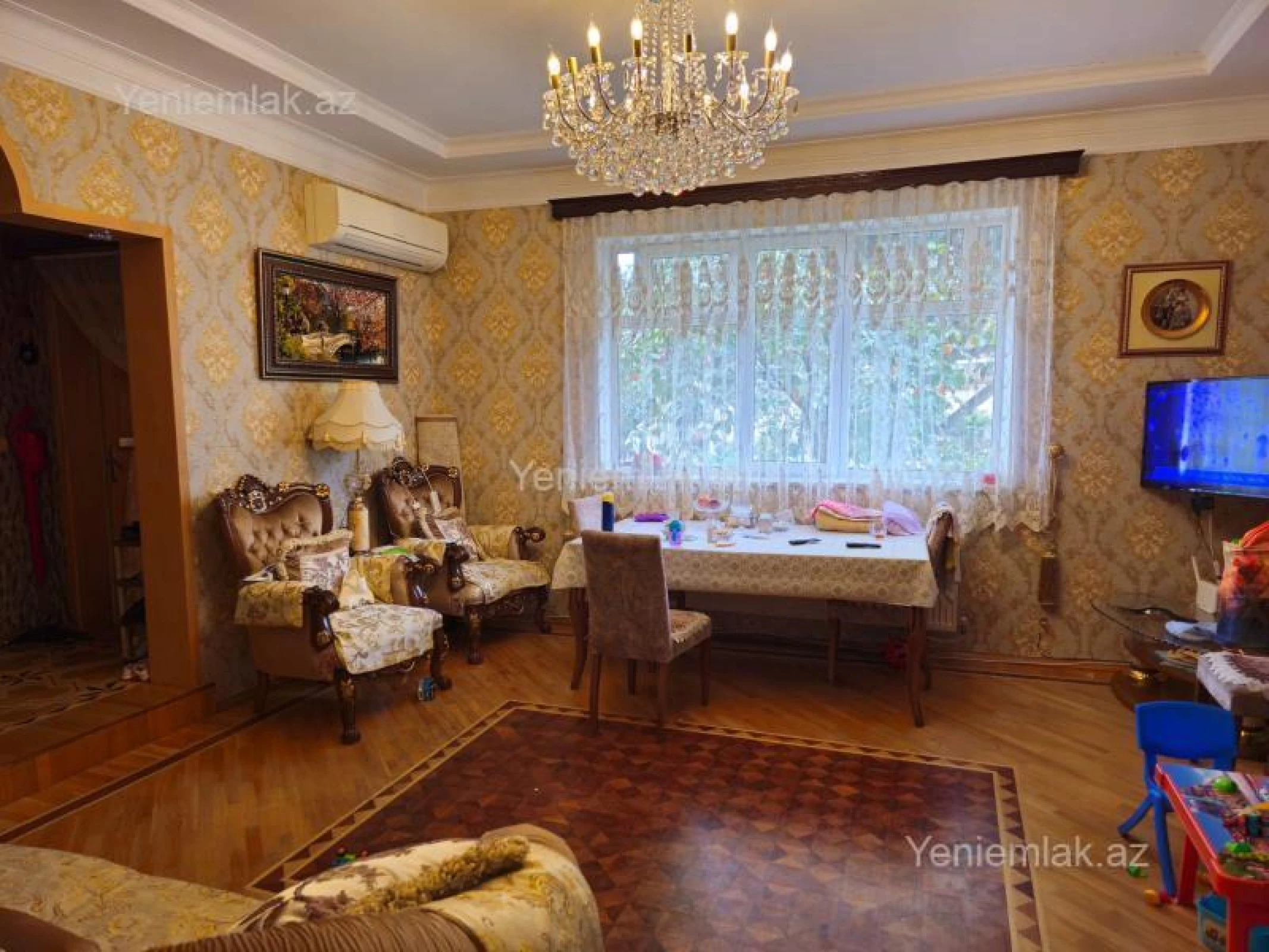 Satılır 7 otaqlı həyət evi 330 m²