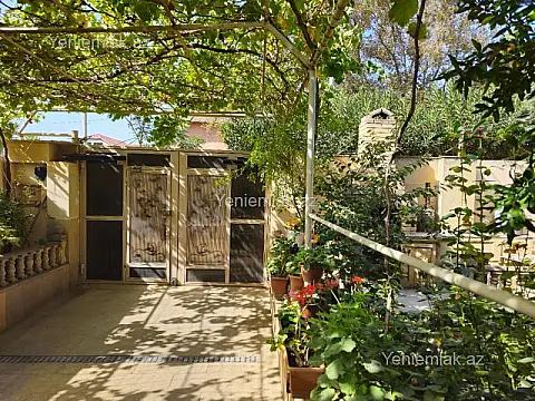Satılır 7 otaqlı həyət evi 330 m²