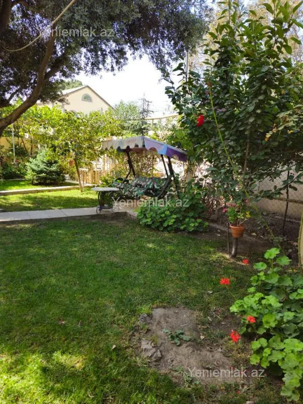 Satılır 7 otaqlı həyət evi 330 m²