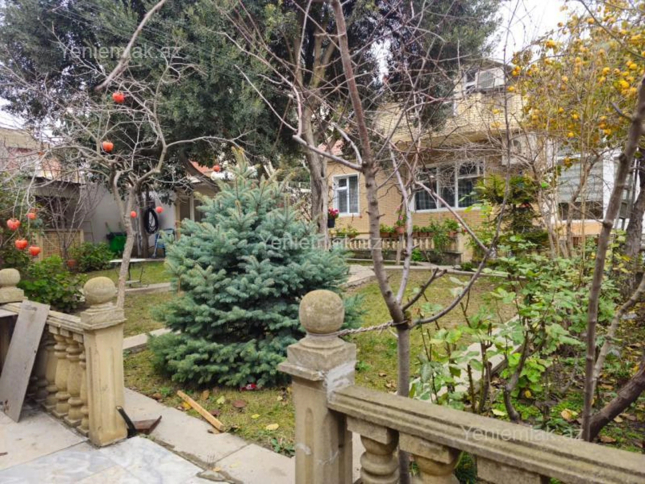 Satılır 7 otaqlı həyət evi 330 m²