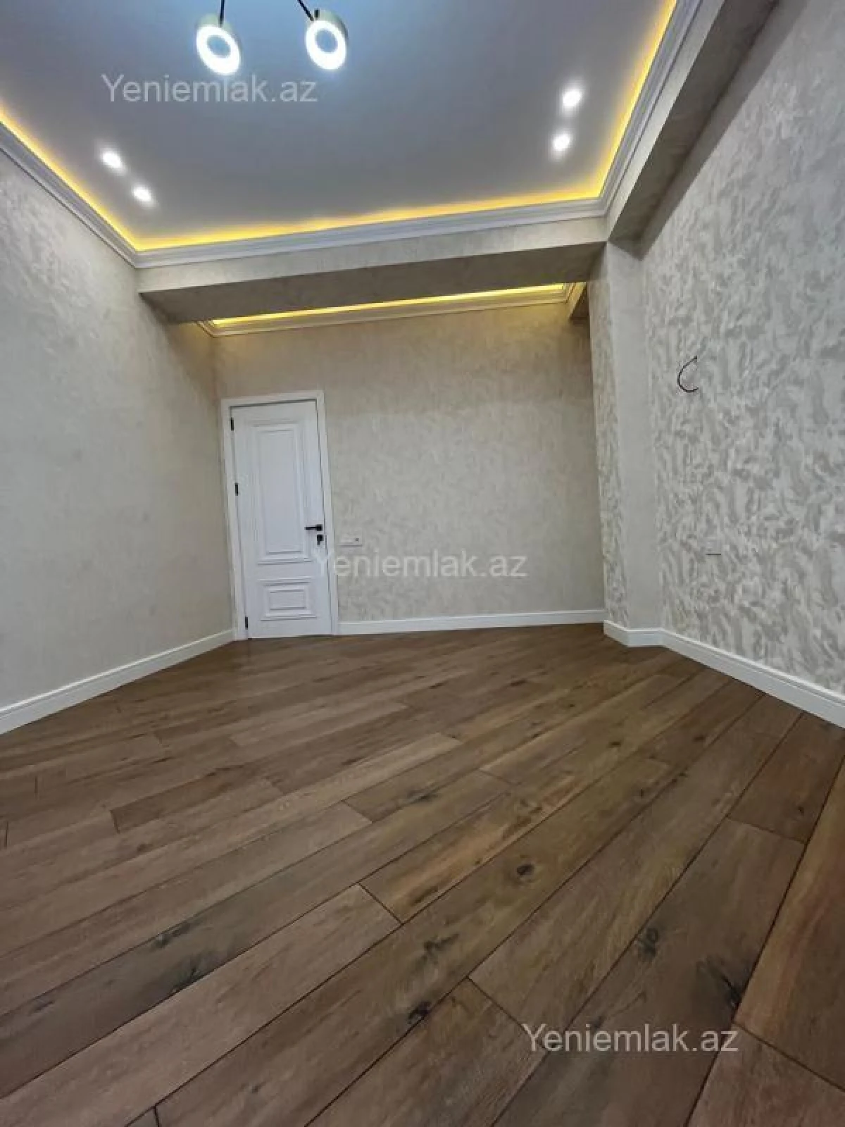 Satılır 2 otaqlı yeni tikili 72 m²