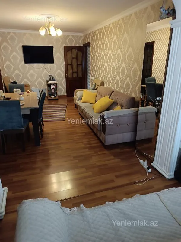 Satılır 2 otaqlı köhnə tikili 55 m²