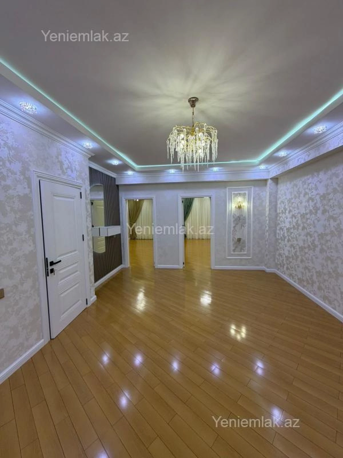 Satılır 3 otaqlı yeni tikili 150 m²