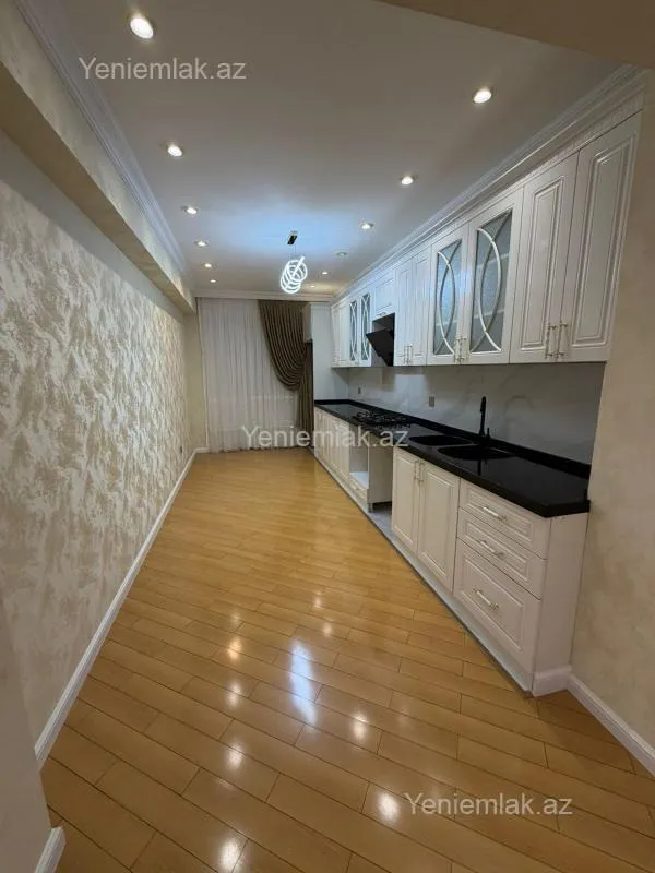 Satılır 3 otaqlı yeni tikili 150 m²