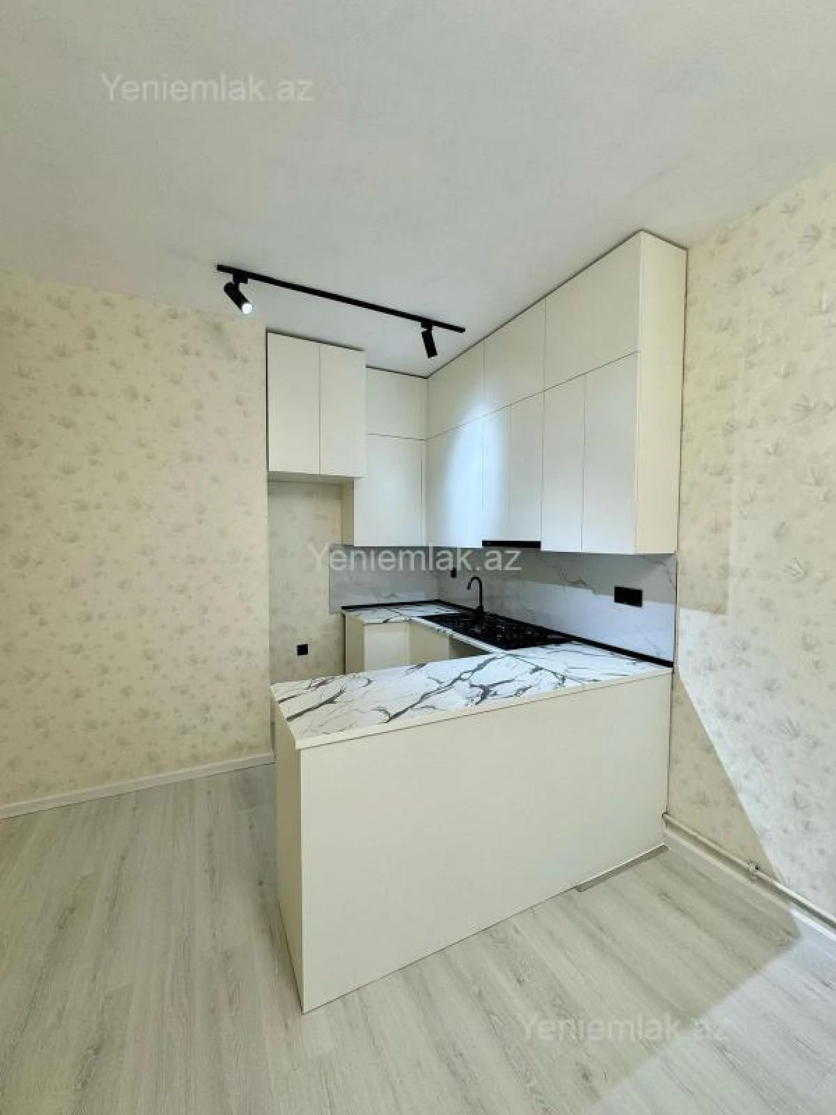 Satılır 2 otaqlı yeni tikili 60 m²