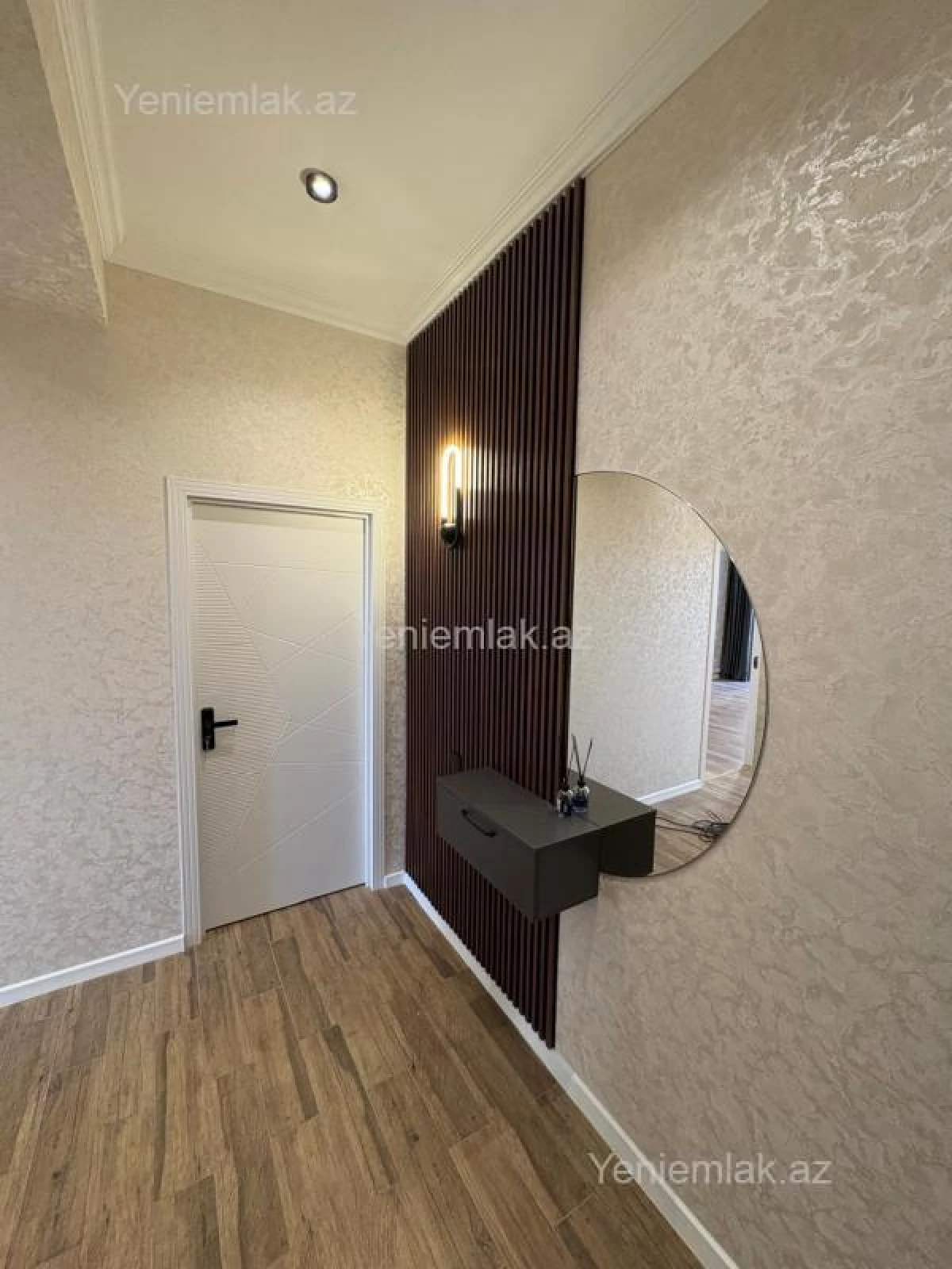 Satılır 2 otaqlı yeni tikili 60 m²