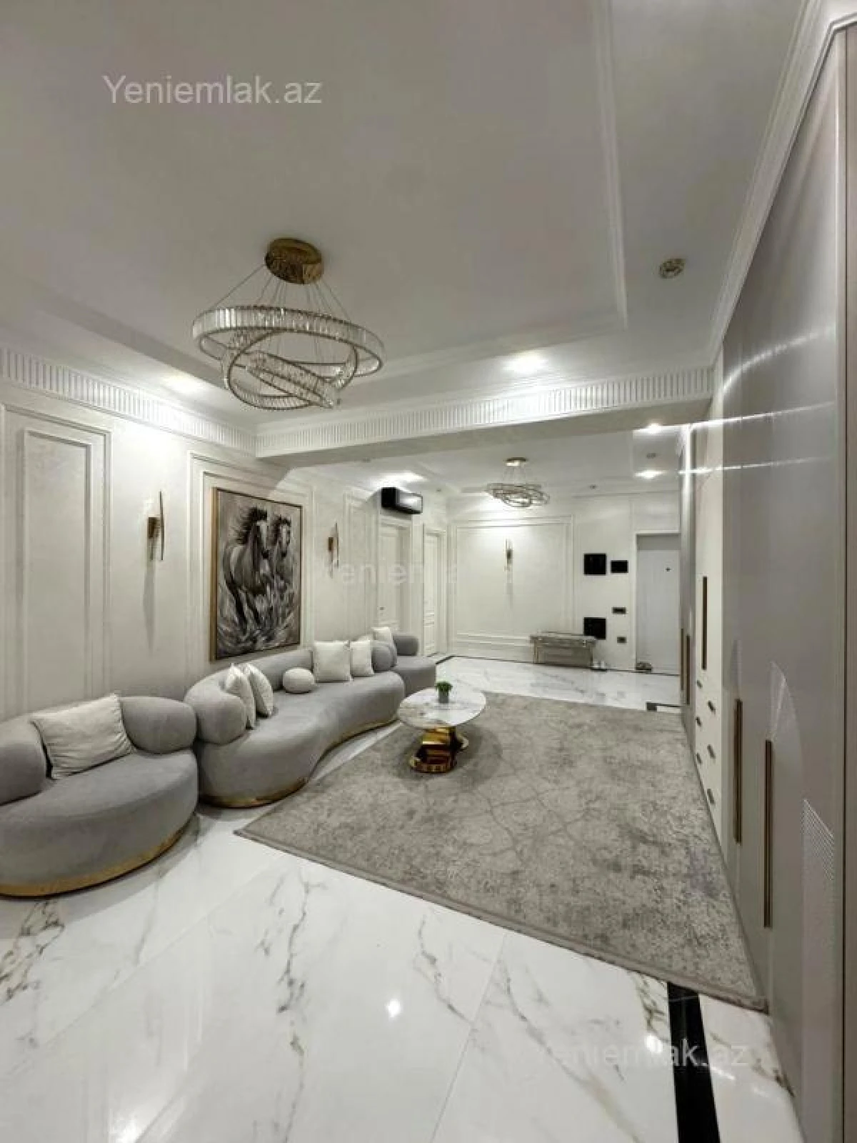 Satılır 4 otaqlı yeni tikili 200 m²