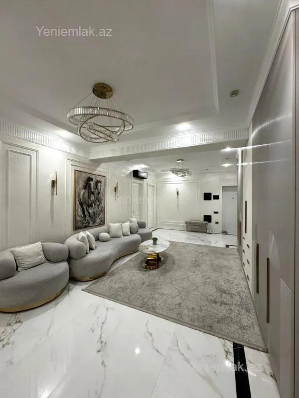 Satılır 4 otaqlı yeni tikili 200 m²