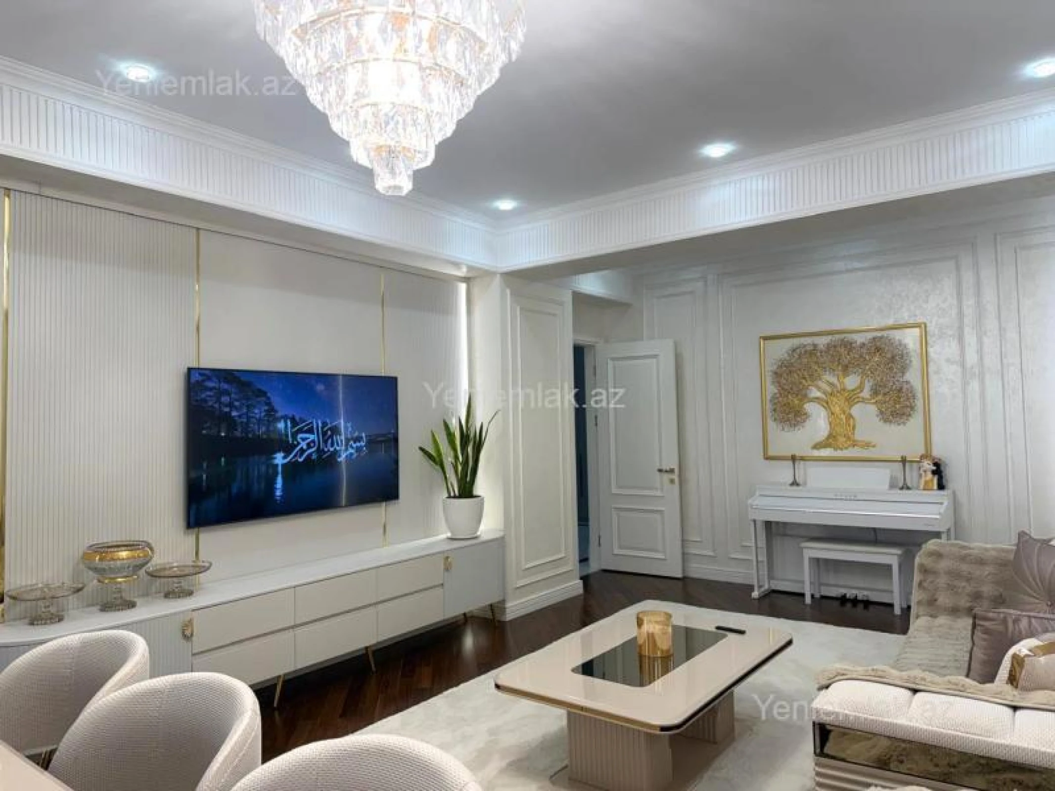 Satılır 4 otaqlı yeni tikili 200 m²