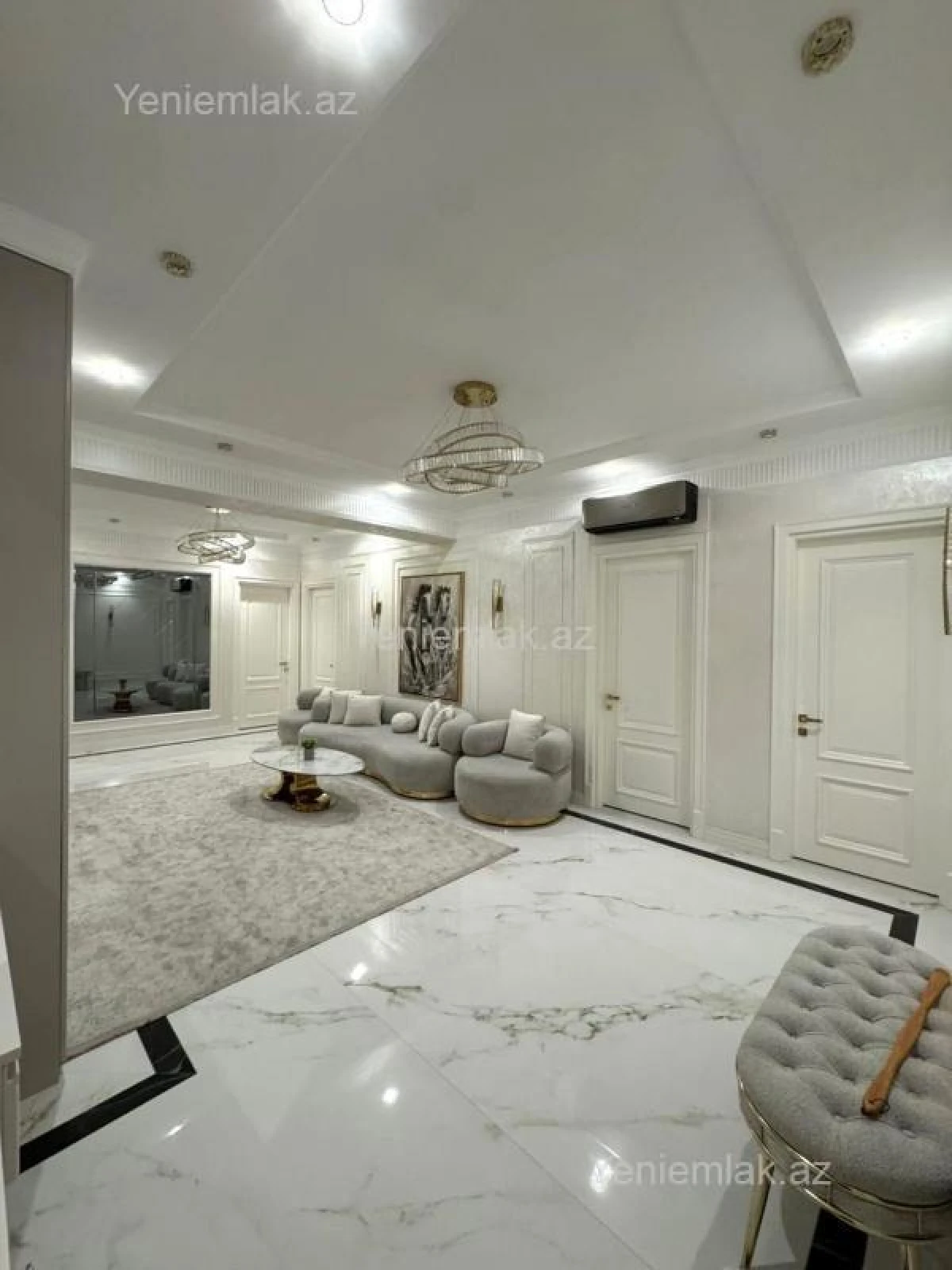 Satılır 4 otaqlı yeni tikili 200 m²