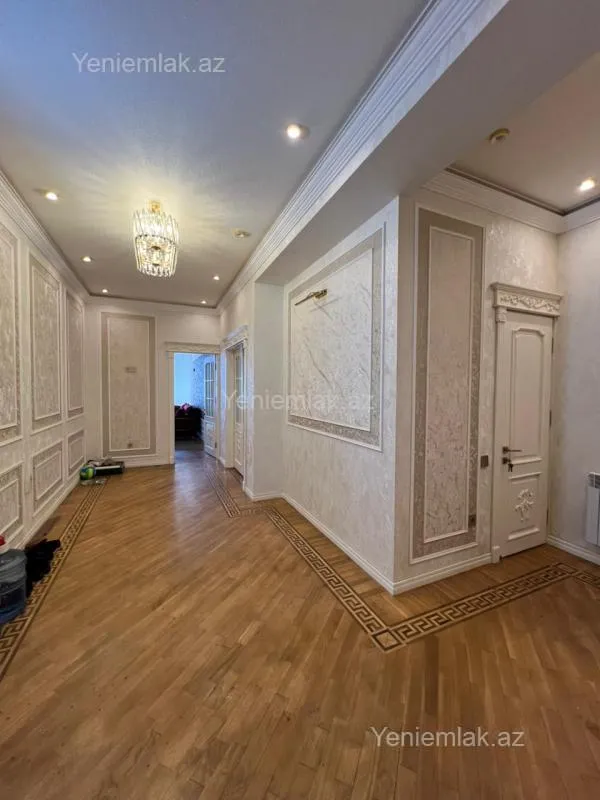 Satılır 3 otaqlı yeni tikili 137 m²