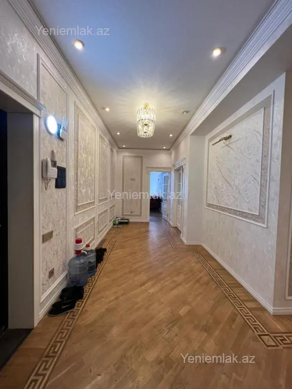 Satılır 3 otaqlı yeni tikili 137 m²