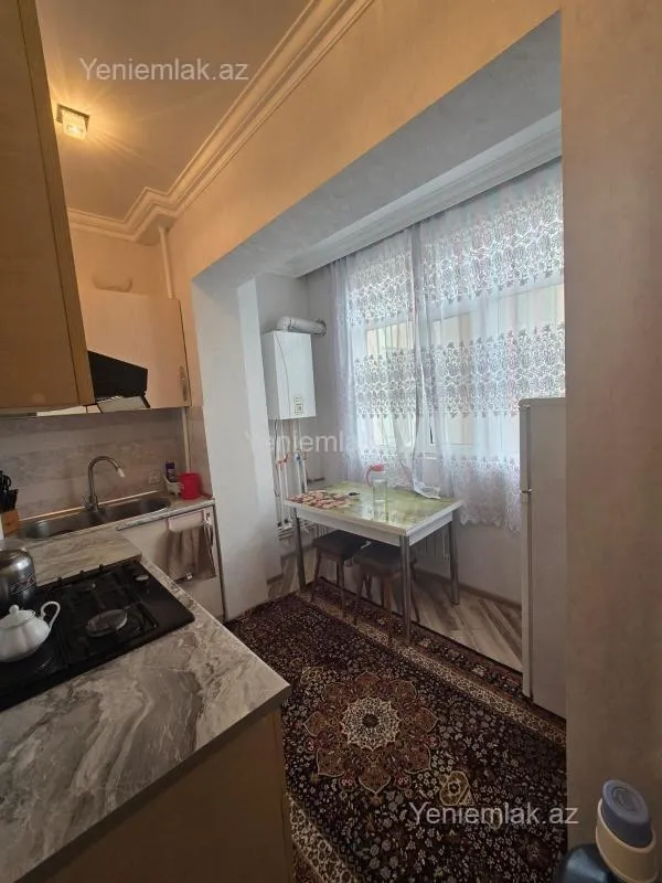 Satılır 2 otaqlı köhnə tikili 45 m²