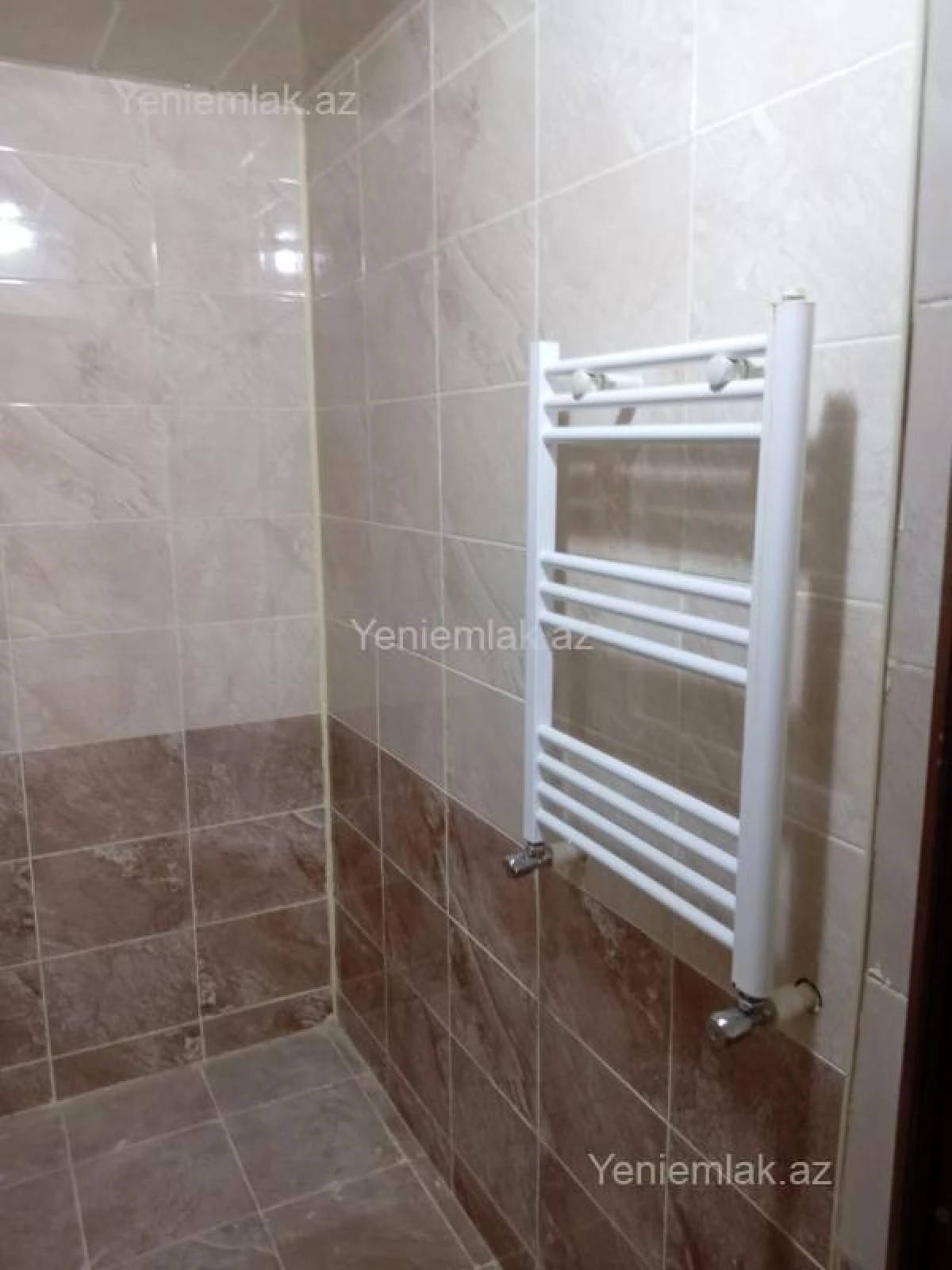 Satılır 3 otaqlı yeni tikili 160 m²