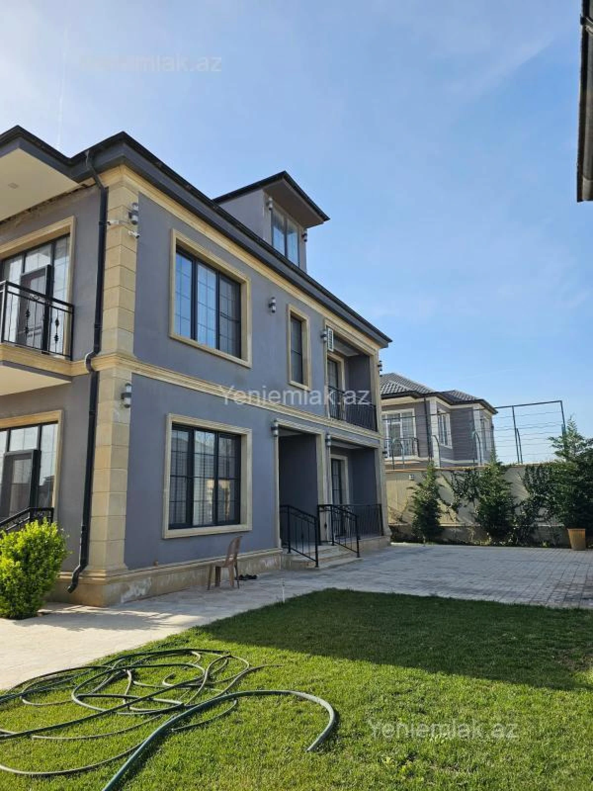 Satılır 6 otaqlı həyət evi 220 m²
