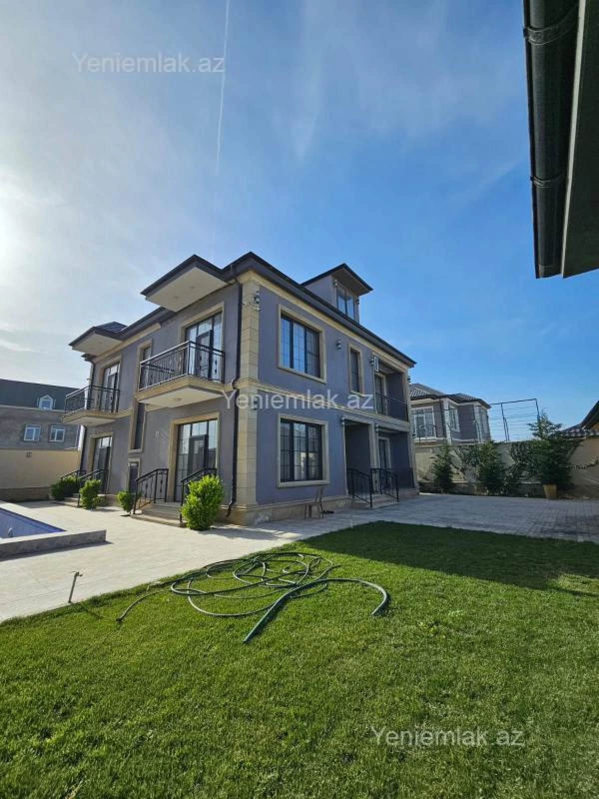 Satılır 6 otaqlı həyət evi 220 m²