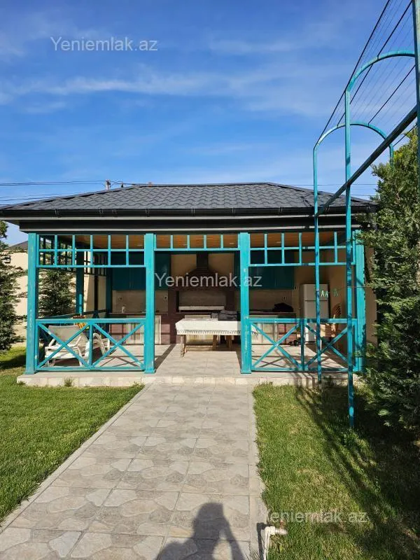 Satılır 6 otaqlı həyət evi 220 m²