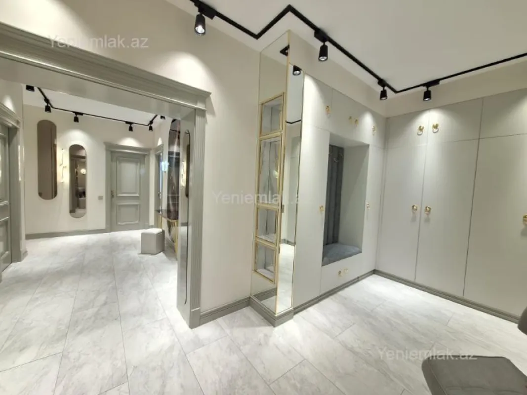 Satılır 5 otaqlı yeni tikili 183 m²