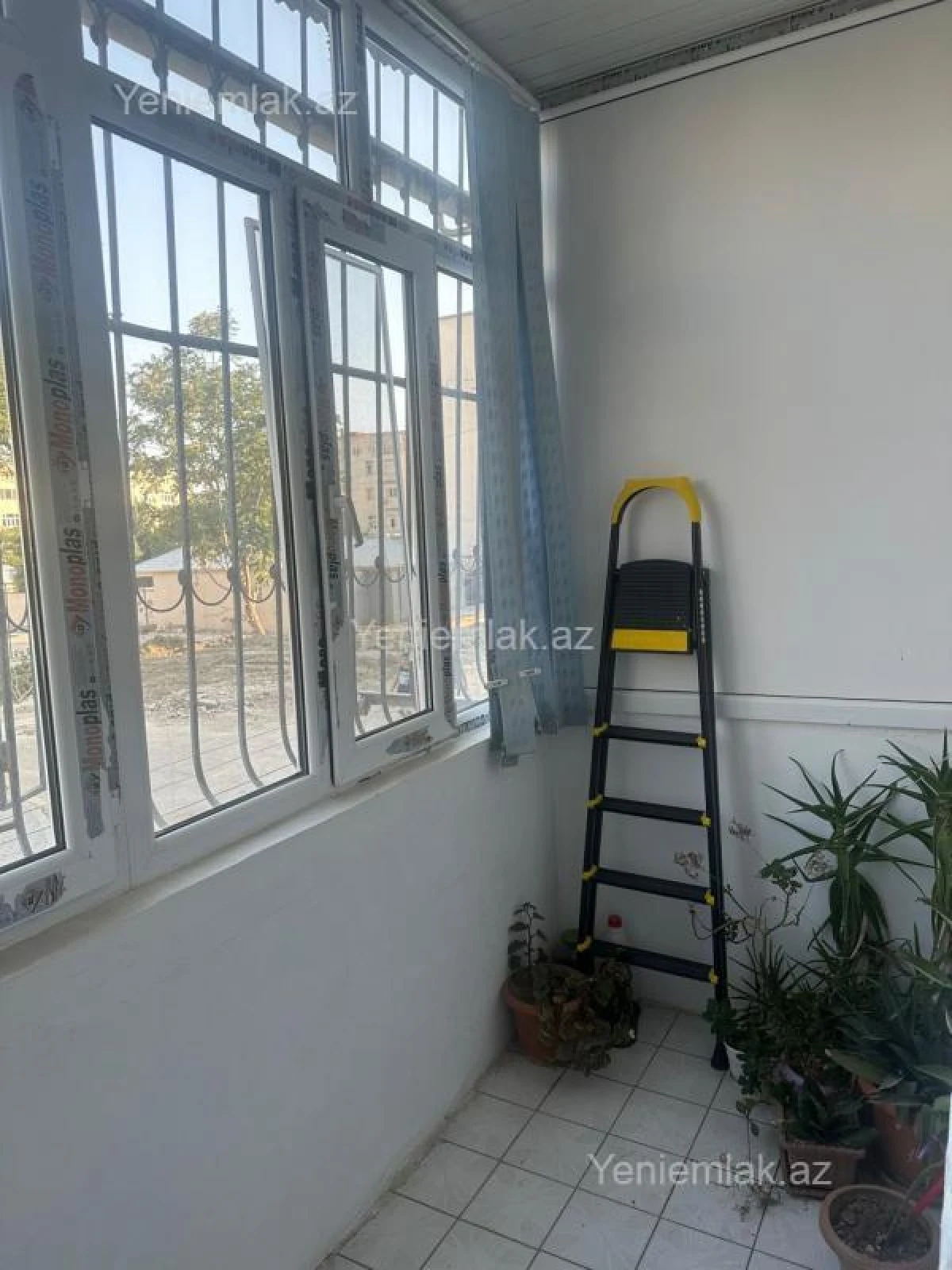 Satılır 2 otaqlı köhnə tikili 65 m²