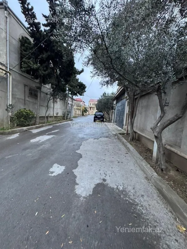 Satılır 5 otaqlı həyət evi 360 m²