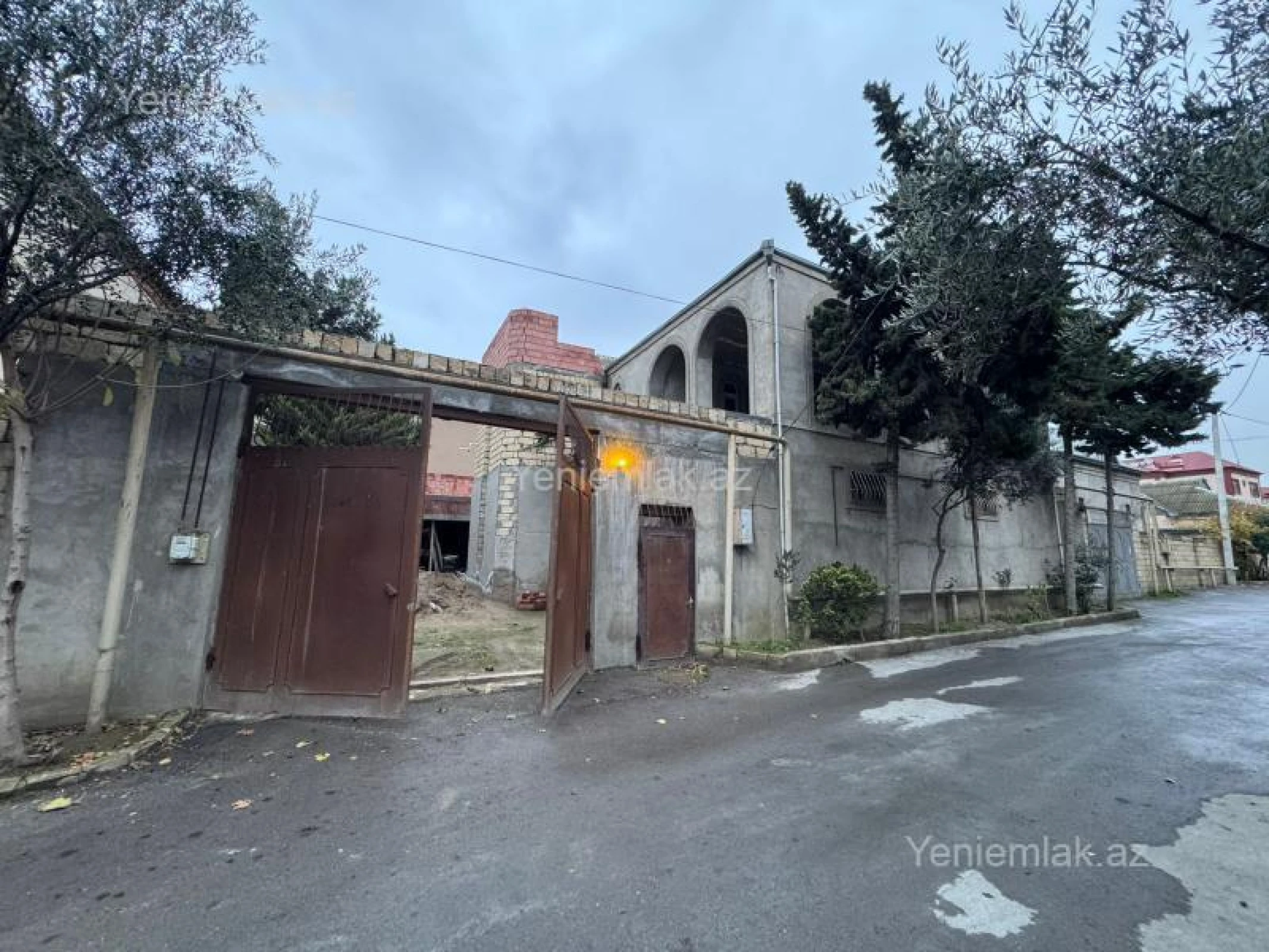 Satılır 5 otaqlı həyət evi 360 m²