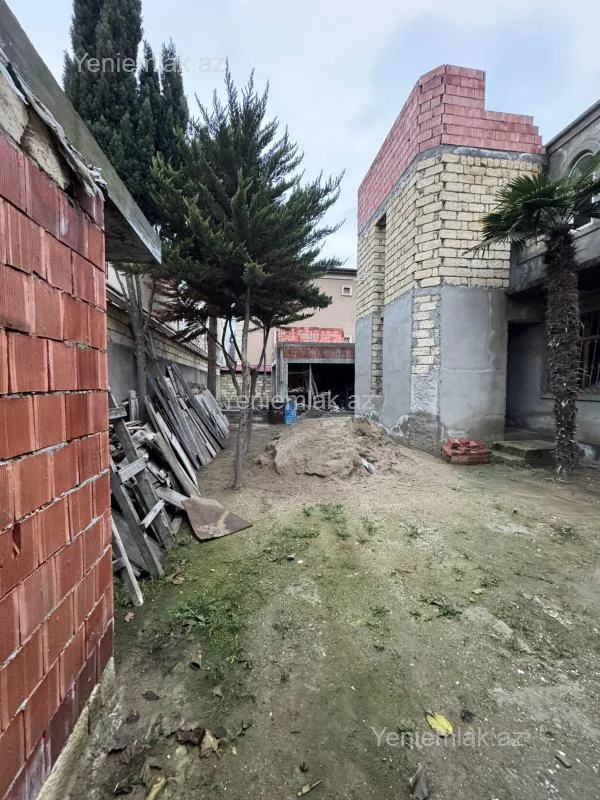 Satılır 5 otaqlı həyət evi 360 m²