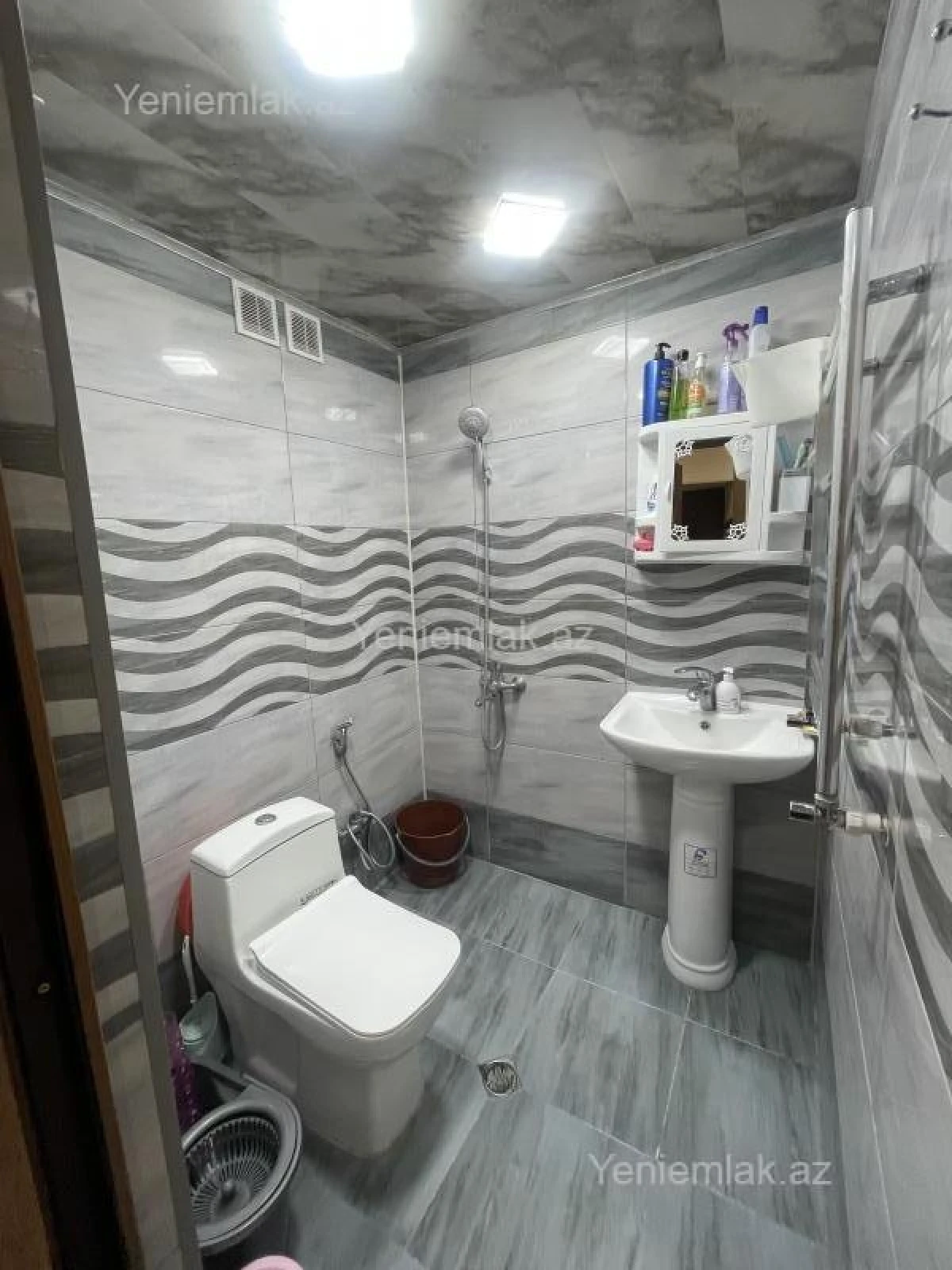 Satılır 2 otaqlı köhnə tikili 47 m²