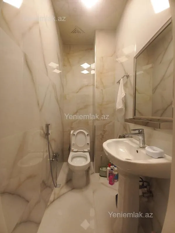 Satılır 3 otaqlı yeni tikili 128 m²