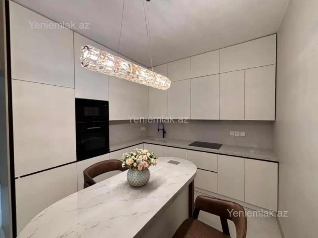 Satılır 2 otaqlı yeni tikili 68 m²