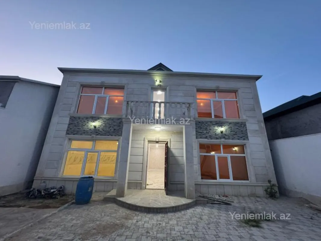 Satılır 6 otaqlı həyət evi 250 m²